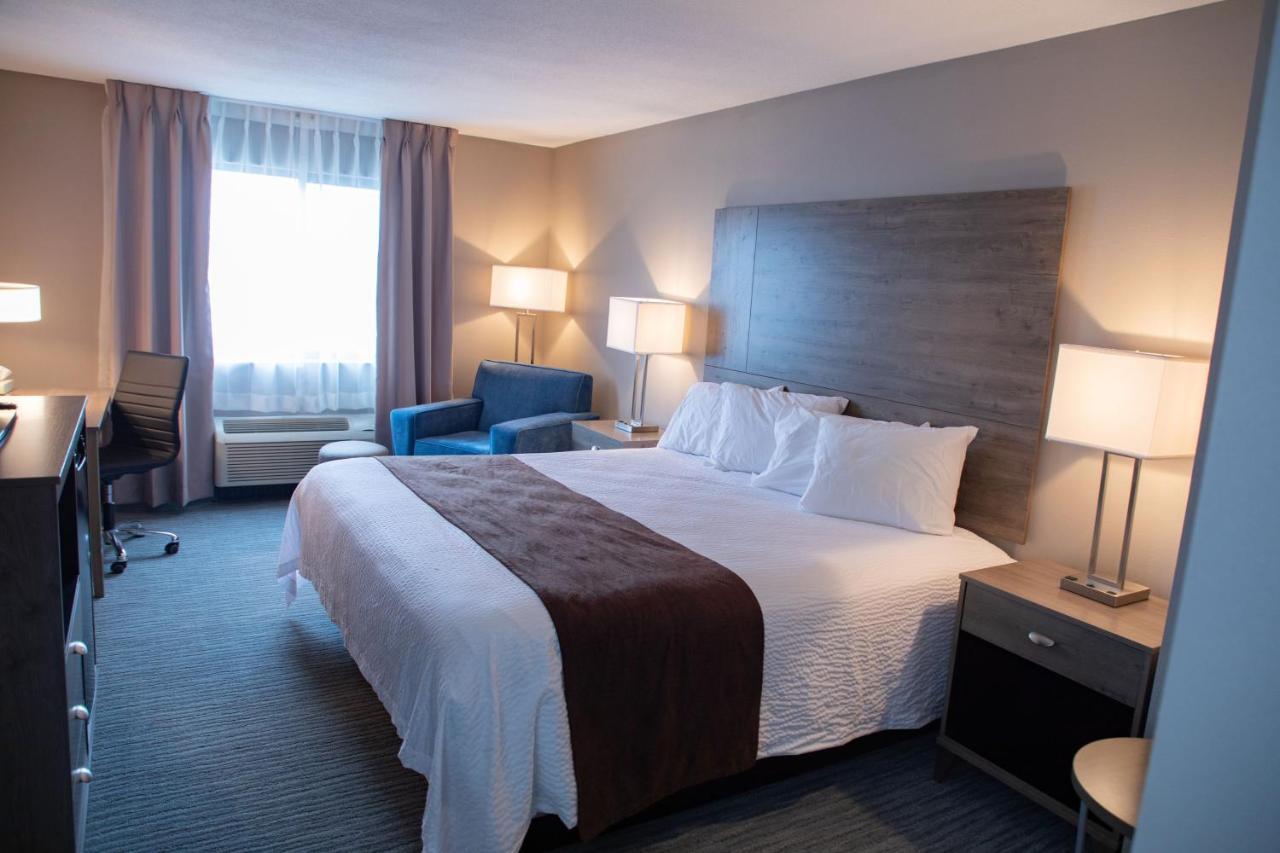 Lomira Inn And Suites Kültér fotó