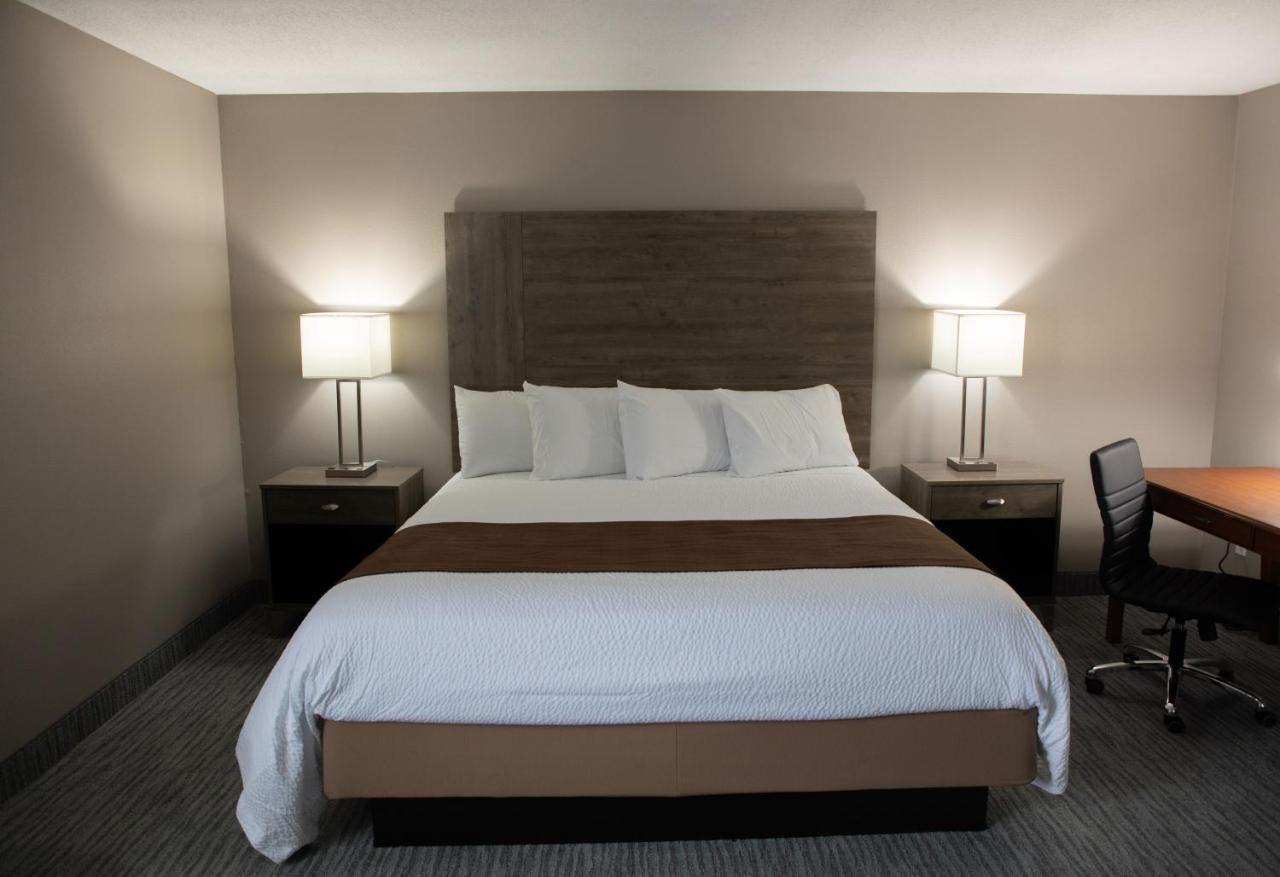 Lomira Inn And Suites Kültér fotó