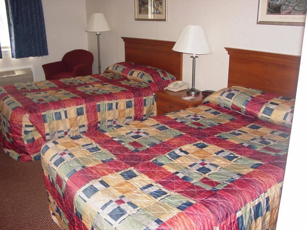 Lomira Inn And Suites Kültér fotó